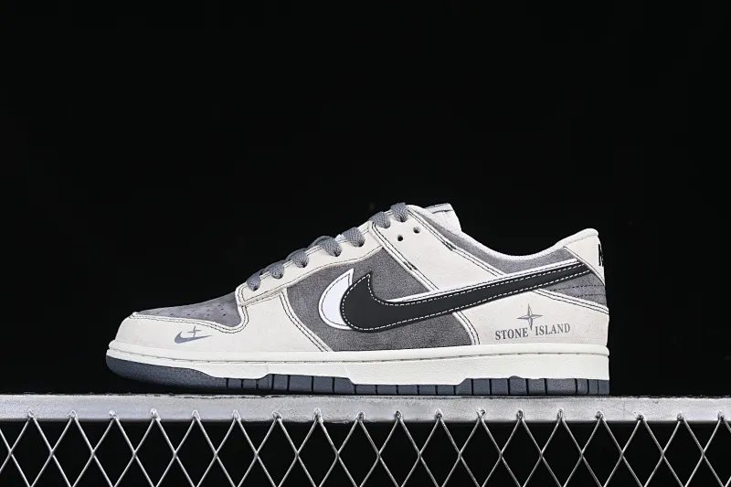 All categories Nk SB Dunk Series Nk SB Dunk Low High-end customized low-top sneakers Nk SB Dunk Low Stone Island joint black and white double hook Anniversary high-end customized low-top casual sneakers DJ2024-087